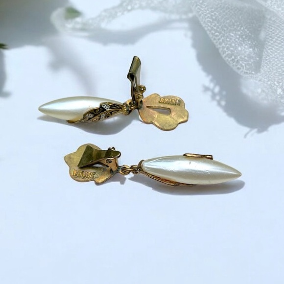 🌺Vintage Signed Damascene Pearl Earrings - Picture 6 of 11